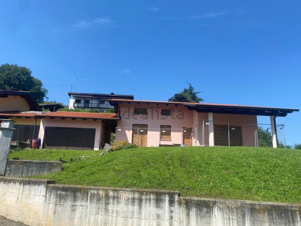 casa indipendente in vendita a Cavaglià