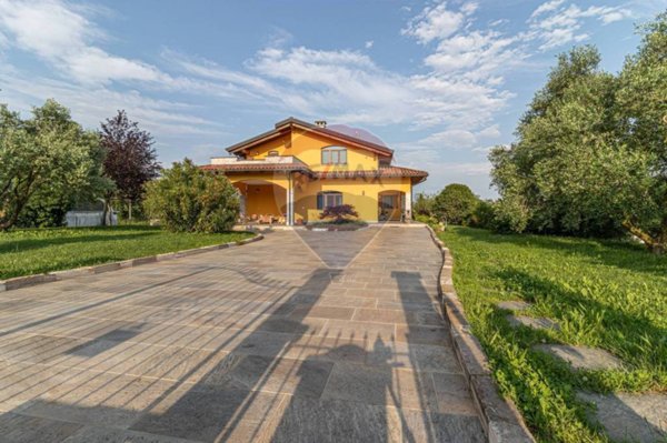 casa indipendente in vendita a Cavaglià