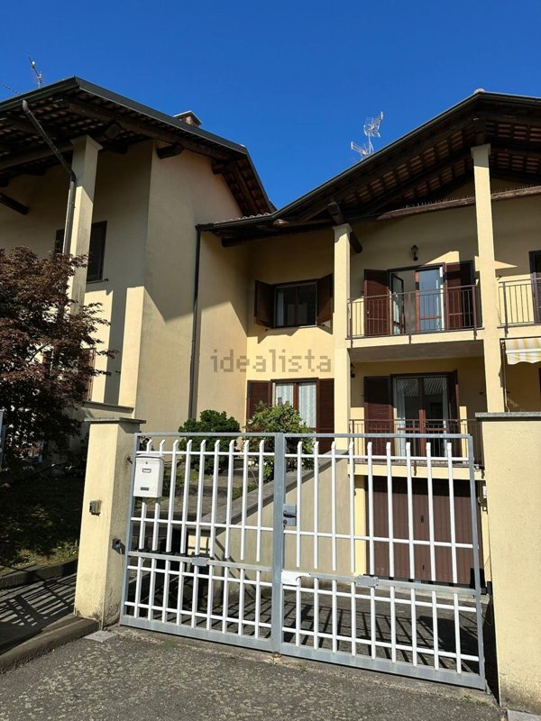 casa indipendente in vendita a Cavaglià