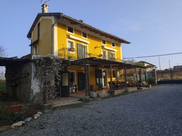 casa indipendente in vendita a Cavaglià