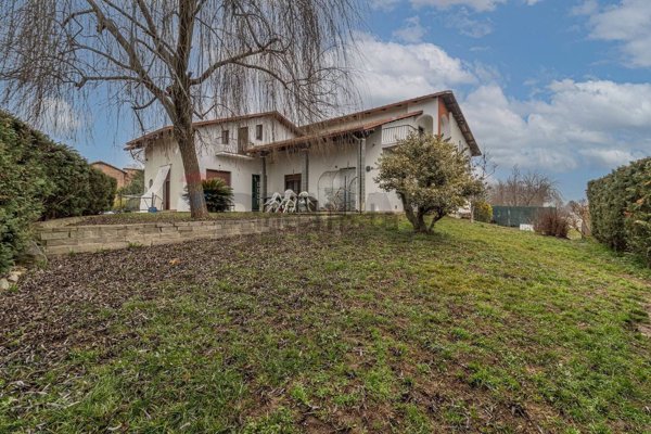 casa indipendente in vendita a Cavaglià