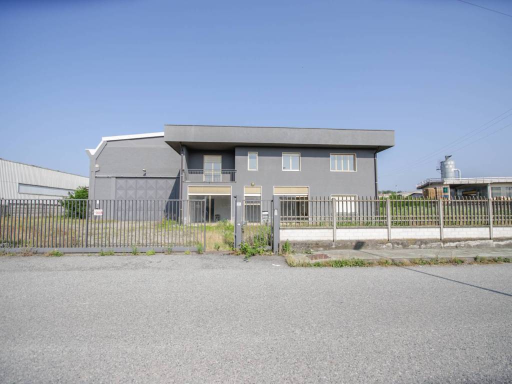 locale commerciale in vendita a Cavaglià