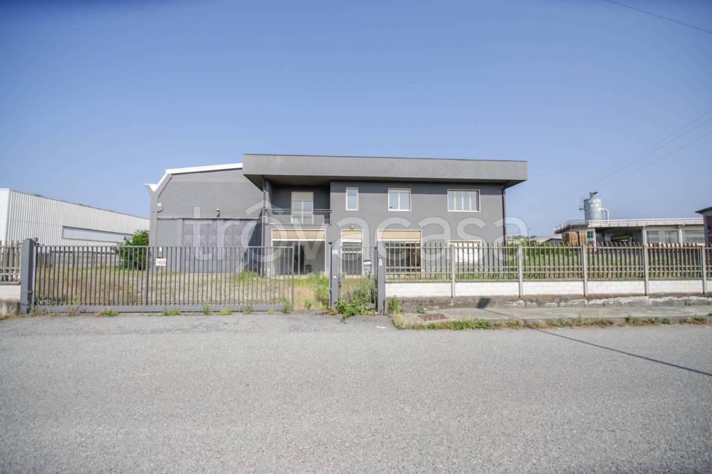 locale commerciale in vendita a Cavaglià