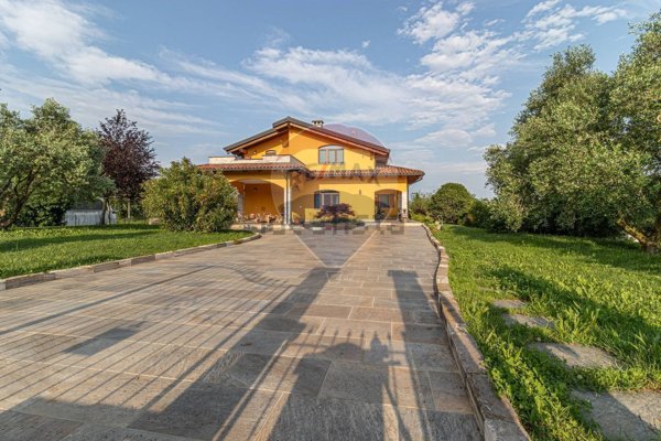 casa indipendente in vendita a Cavaglià