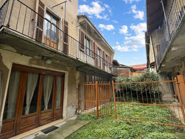 casa indipendente in vendita a Cavaglià