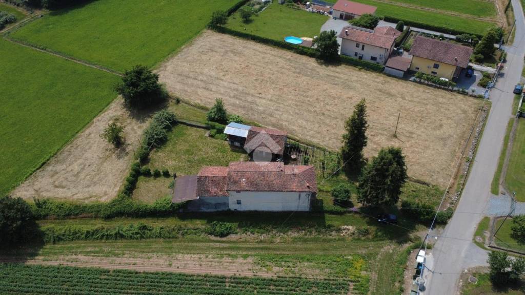 casa indipendente in vendita a Cavaglià