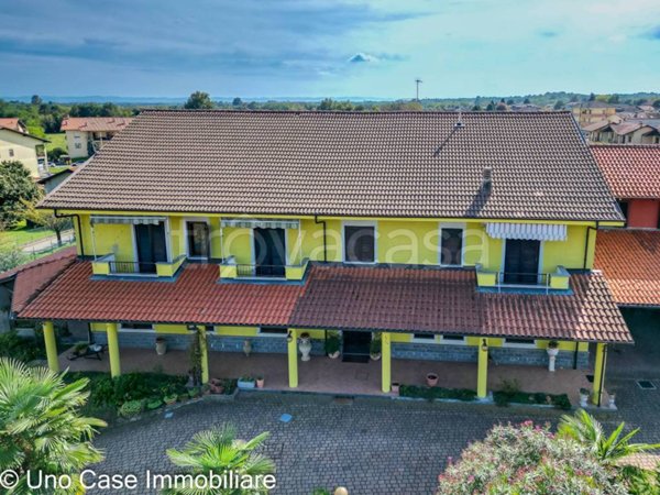 casa indipendente in vendita a Cavaglià