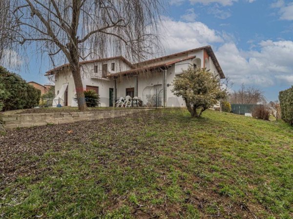 casa indipendente in vendita a Cavaglià