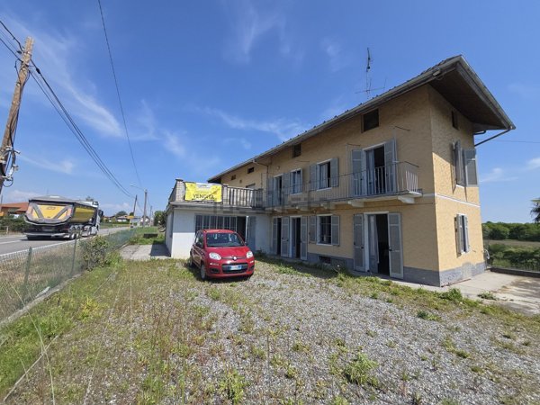 casa indipendente in vendita a Cavaglià