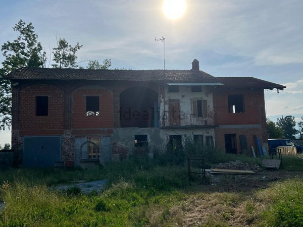 casale in vendita a Cavaglià