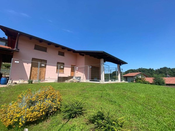 casa indipendente in vendita a Cavaglià