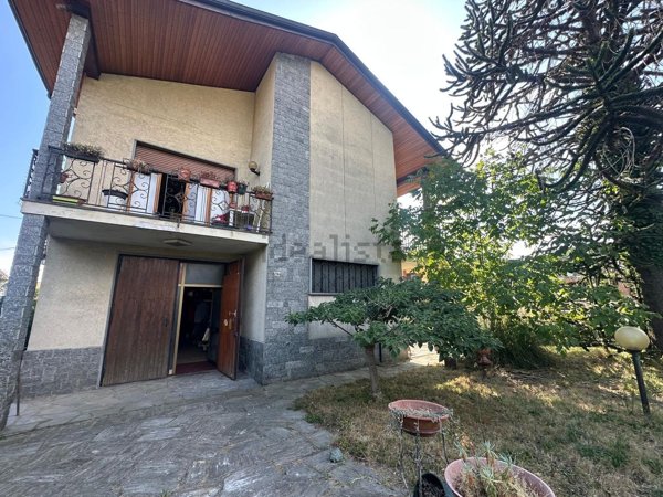 casa indipendente in vendita a Cavaglià