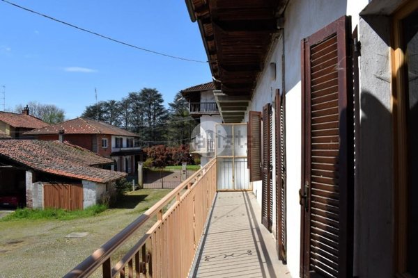 casa indipendente in vendita a Cerrione