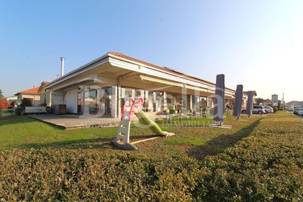 negozio in vendita a Cerrione in zona Vergnasco