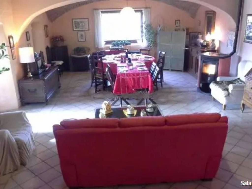 casa indipendente in vendita a Cerrione
