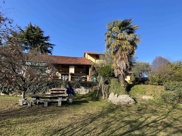 casa indipendente in vendita a Cerrione