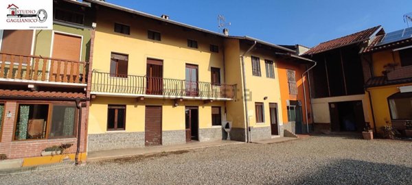 casa indipendente in vendita a Cerrione in zona Vergnasco