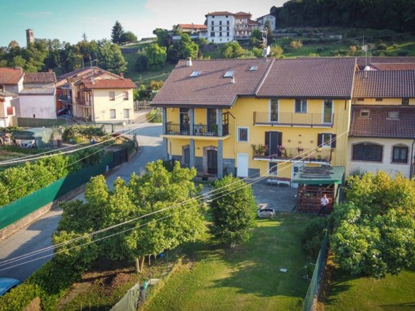 casa indipendente in vendita a Cerrione