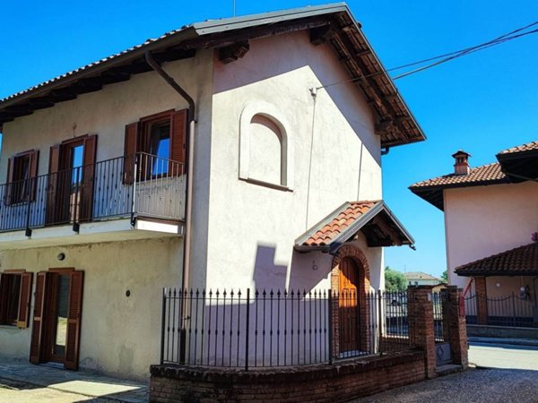 casa indipendente in vendita a Cerrione in zona Vergnasco