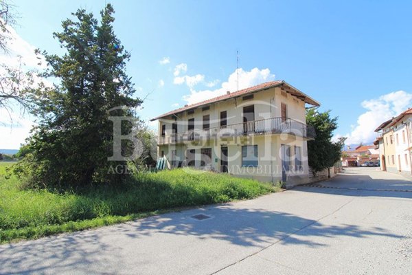 casa indipendente in vendita a Cerrione in zona Vergnasco