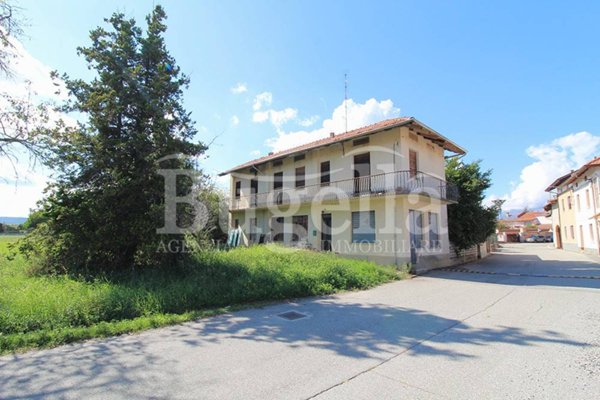 casa indipendente in vendita a Cerrione in zona Vergnasco