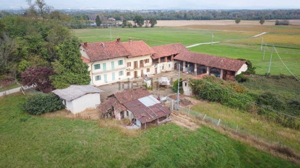 casa indipendente in vendita a Cerrione