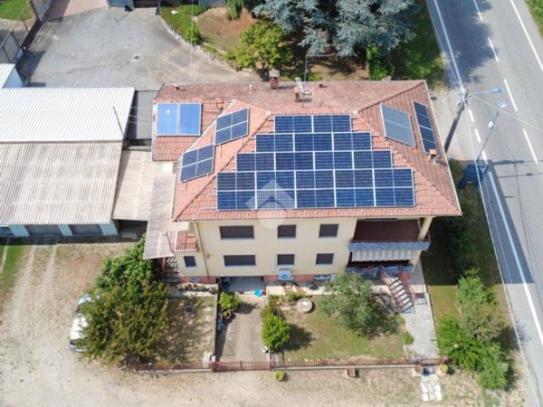 casa indipendente in vendita a Cerrione in zona Vergnasco
