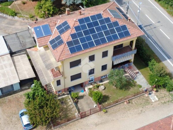 casa indipendente in vendita a Cerrione in zona Vergnasco