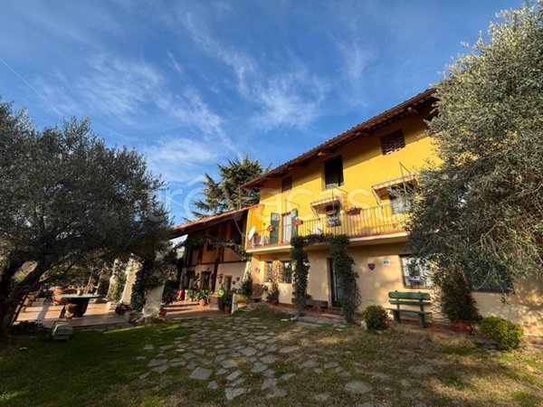 casa indipendente in vendita a Cerrione