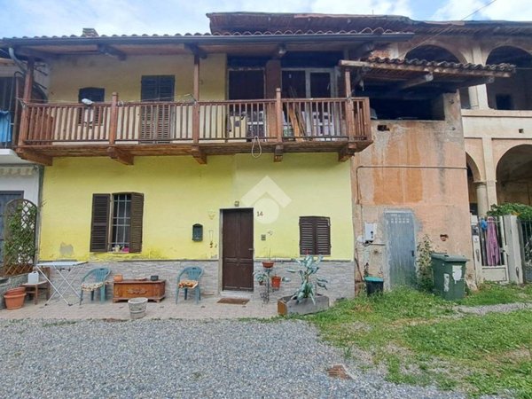 casa indipendente in vendita a Cerrione