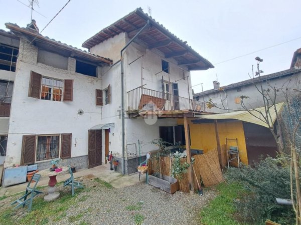 casa indipendente in vendita a Cerrione