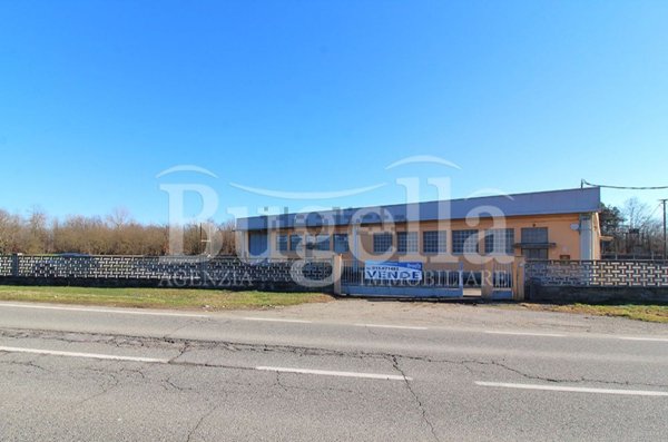 capannone in vendita a Cerrione