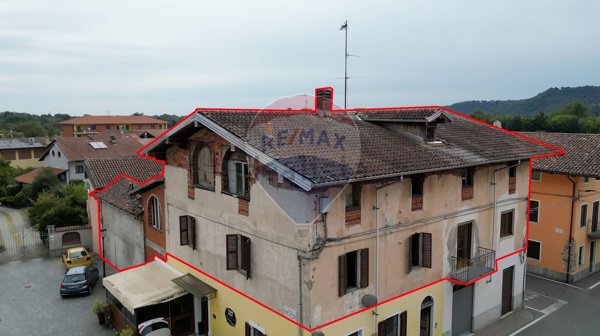 casa indipendente in vendita a Cerrione