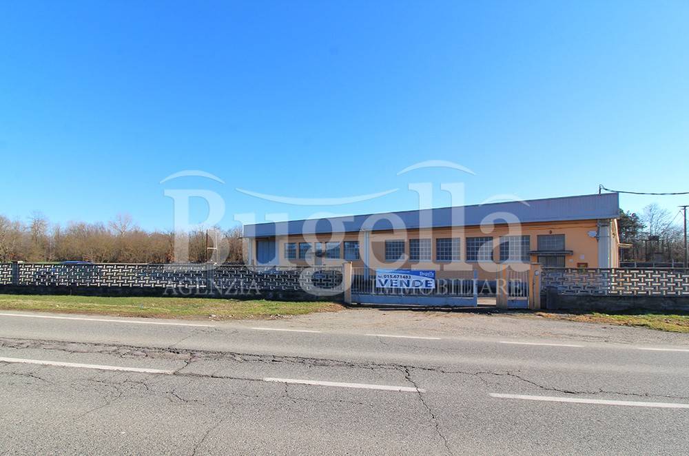 locale commerciale in vendita a Cerrione