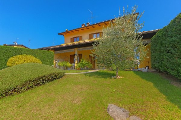 casa indipendente in vendita a Cerrione