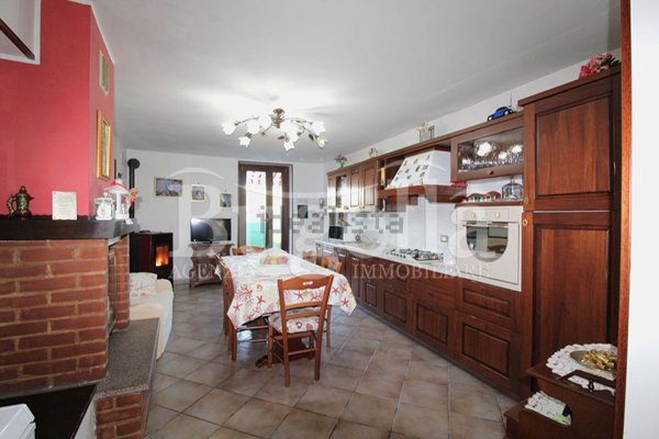 casa indipendente in vendita a Cerrione