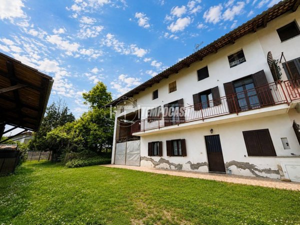 casa indipendente in vendita a Cerrione in zona Vergnasco