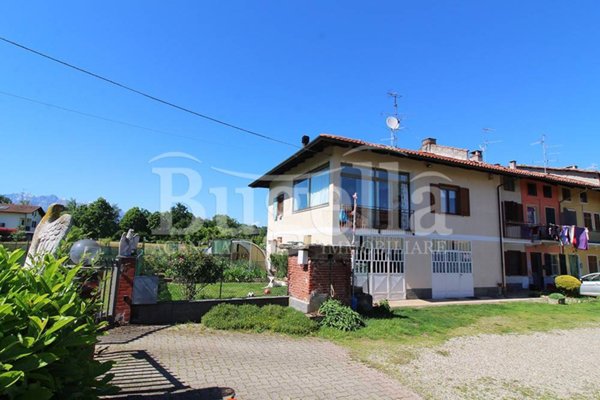 casa indipendente in vendita a Cerrione in zona Vergnasco