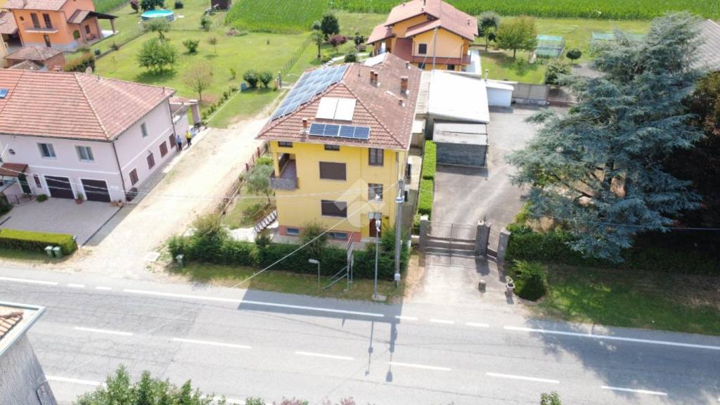 casa indipendente in vendita a Cerrione in zona Vergnasco