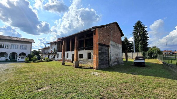 casa indipendente in vendita a Cerrione in zona Magnonevolo