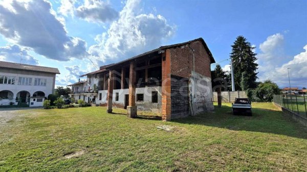 casa indipendente in vendita a Cerrione in zona Magnonevolo