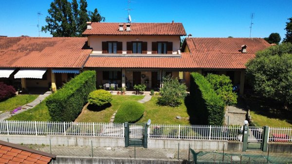 casa indipendente in vendita a Cerrione in zona Vergnasco