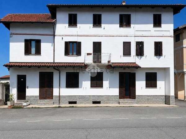 casa semindipendente in vendita a Cerrione in zona Magnonevolo