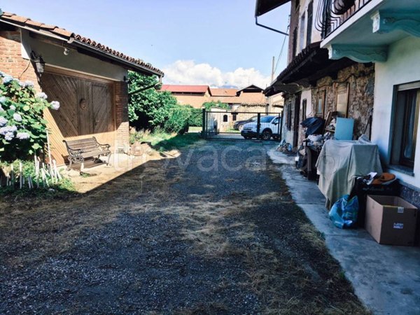 casa indipendente in vendita a Cerrione