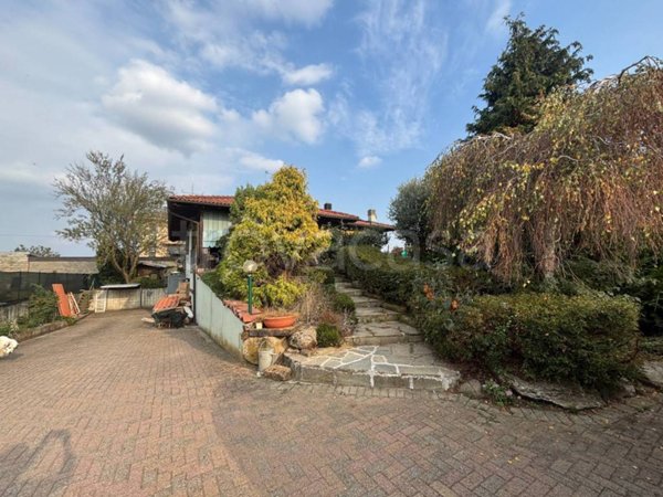 casa indipendente in vendita a Cerrione in zona Vergnasco