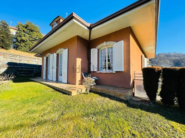casa indipendente in vendita a Coggiola