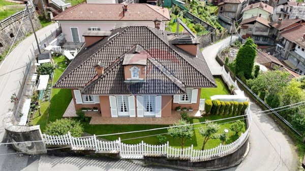 casa indipendente in vendita a Coggiola in zona Vico