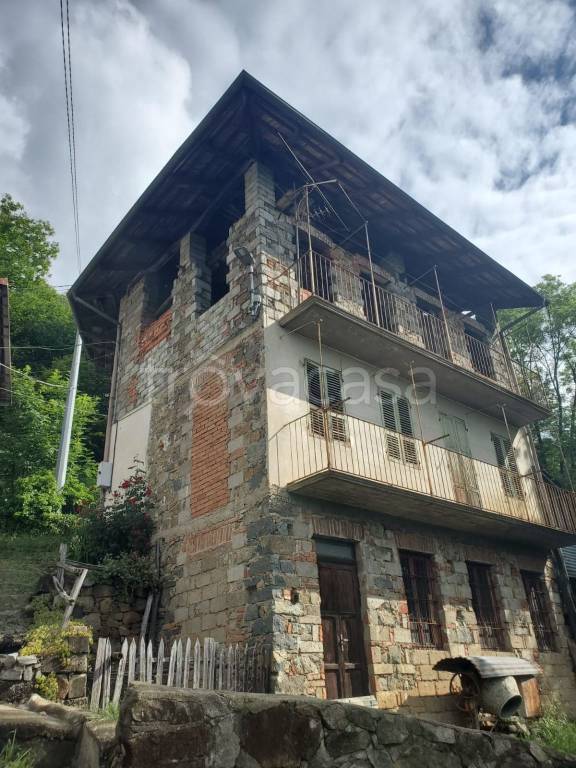 appartamento in vendita a Coggiola in zona Vico