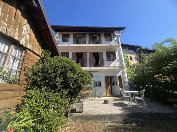 casa indipendente in vendita a Coggiola in zona Vico