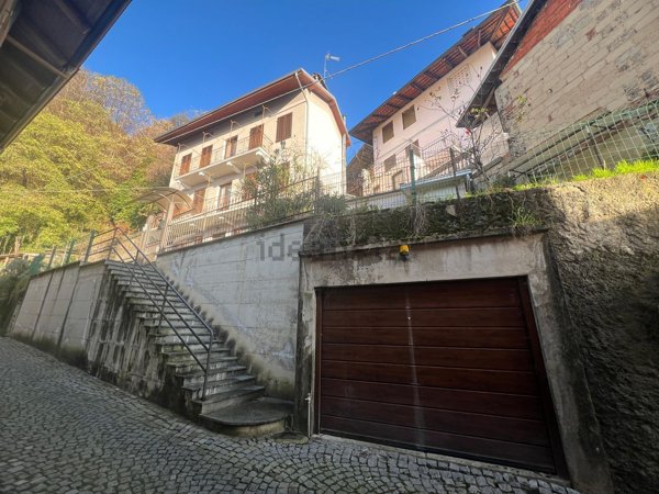 casa indipendente in vendita a Coggiola in zona Vico